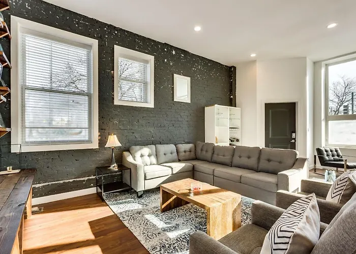 Converted Store Front Lets Live Like A Local In The Heart Of It All! Apartment