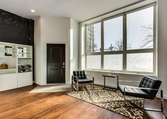 Converted Store Front Lets Live Like A Local In The Heart Of It All! Apartment *