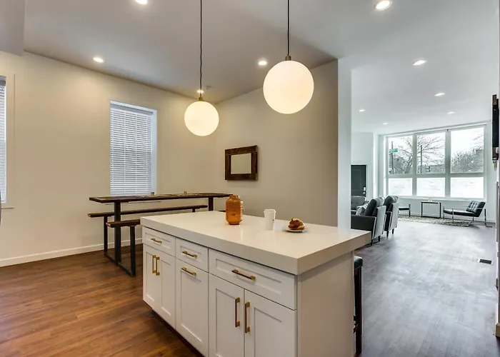 Apartment Converted Store Front Lets Live Like A Local In The Heart Of It All!