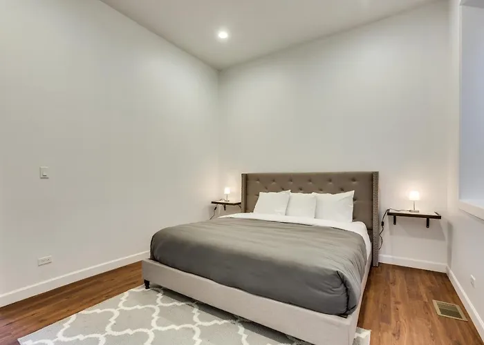 Converted Store Front Lets Live Like A Local In The Heart Of It All! Apartment